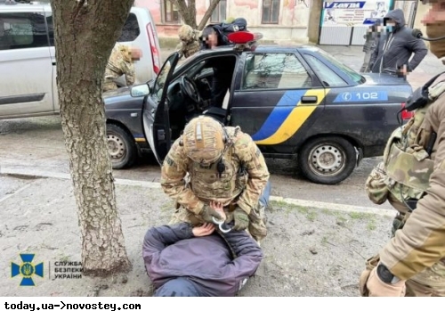 В Херсоне полицейские обложили “данью“ владельцев евроблях 