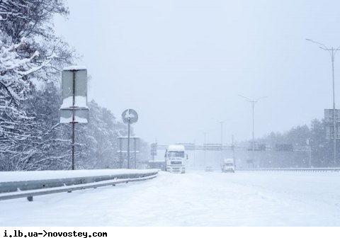 Из-за снегопадов въезд грузовиков в Киев запретят