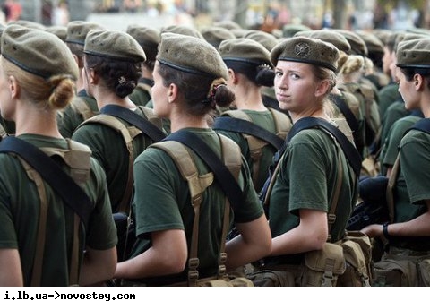 В Минобороны пообещали до конца 2022 года не штрафовать женщин, которые не встанут на воинский учет