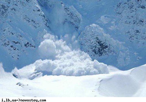 Спасатели предупредили о значительной опасности лавин на Франковщине и Закарпатье