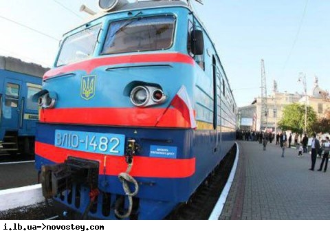 УЗ пустила дополнительные эвакуационные поезда из восьми городов Украины