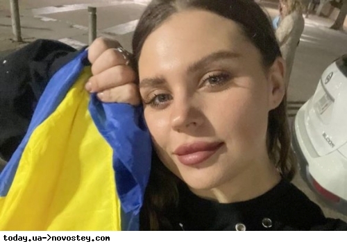 Исхудавшая солистка KAZKA уехала из Украины в США