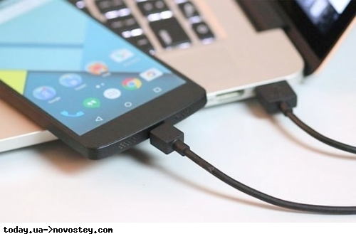 Стало известно, чем вредит смартфону зарядка через USB ноутбука