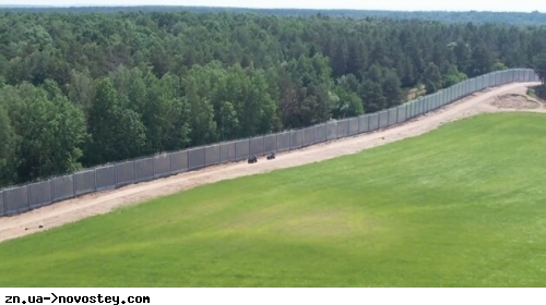 Білоруські прикордонники намагалися зробити підкоп під стіною на кордоні з Польщею