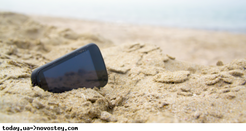Як захистити смартфон від сонця та води на пляжі: чотири корисних поради 