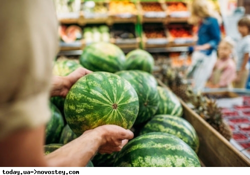 Мережа супермаркетів Novus знайшла заміну херсонським кавунам: які ягоди з'являться на прилавках 