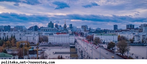 У центрі російського міста-мільйонника раптово з'явилися українські прапори: "Чим ближче поразка..."