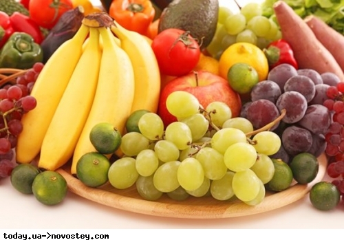 Кавуни, дині, виноград та яблука: скільки коштують фрукти в середині серпня 