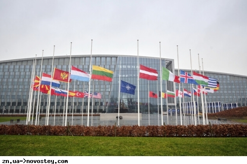 Президенти дев'яти країн закликали членів НАТО збільшити військову допомогу Україні