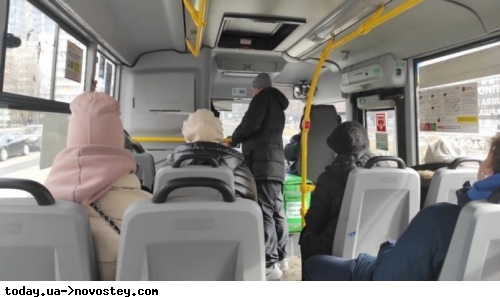 В автобусах і маршрутках більше не буде музики: заборона на музику у громадському транспорті набула чинності 