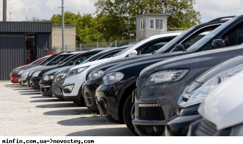 У листопаді українці зареєстрували майже 15 тисяч вживаних авто, ввезених з-за кордону 