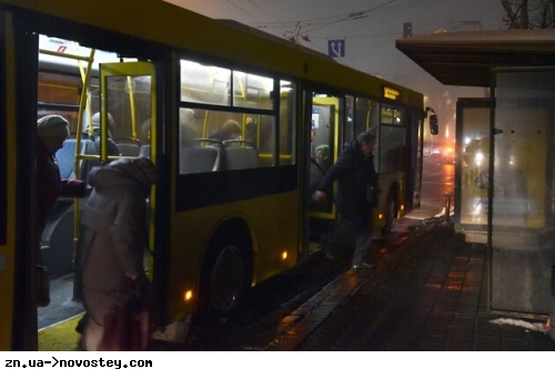 У Києві припинили роботу трамваїв і тролейбусів на тлі дефіциту в енергосистемі 