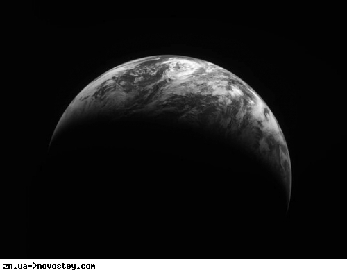 Південнокорейський апарат зробив знімок Землі з орбіти Місяця