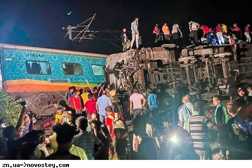 Залізнична катастрофа в Індії: кількість загиблих наближається до 300