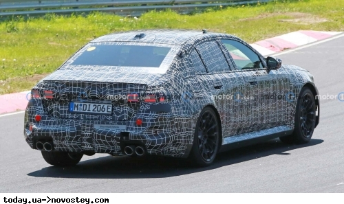 Дизайнери показали BMW M5 нового покоління: фото