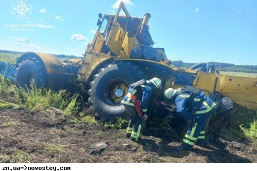 На Харківщині трактор наїхав на російську протитанкову міну. Є постраждалий