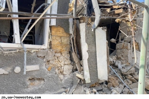 Окупанти завдали удару по житловому будинку в Херсонській області: є поранена