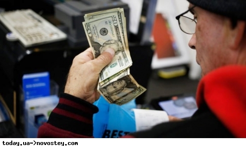 Великий державний банк відмовив українцям в обміні валюти 