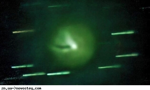 «Диявольська комета», що летить до Землі, втратила роги і позеленіла