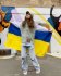 Билли Айлиш на концерте поцеловала флаг Украины - его передала Jerry Heil